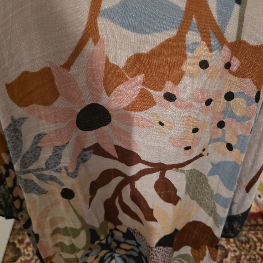 Avenue Zoe Viscose Scarf Cape Shawl.  Floral pattern - Picture 3 of 7